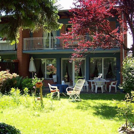 Chez Jean Et Daisy Bed & Breakfast Riehen Exterior photo