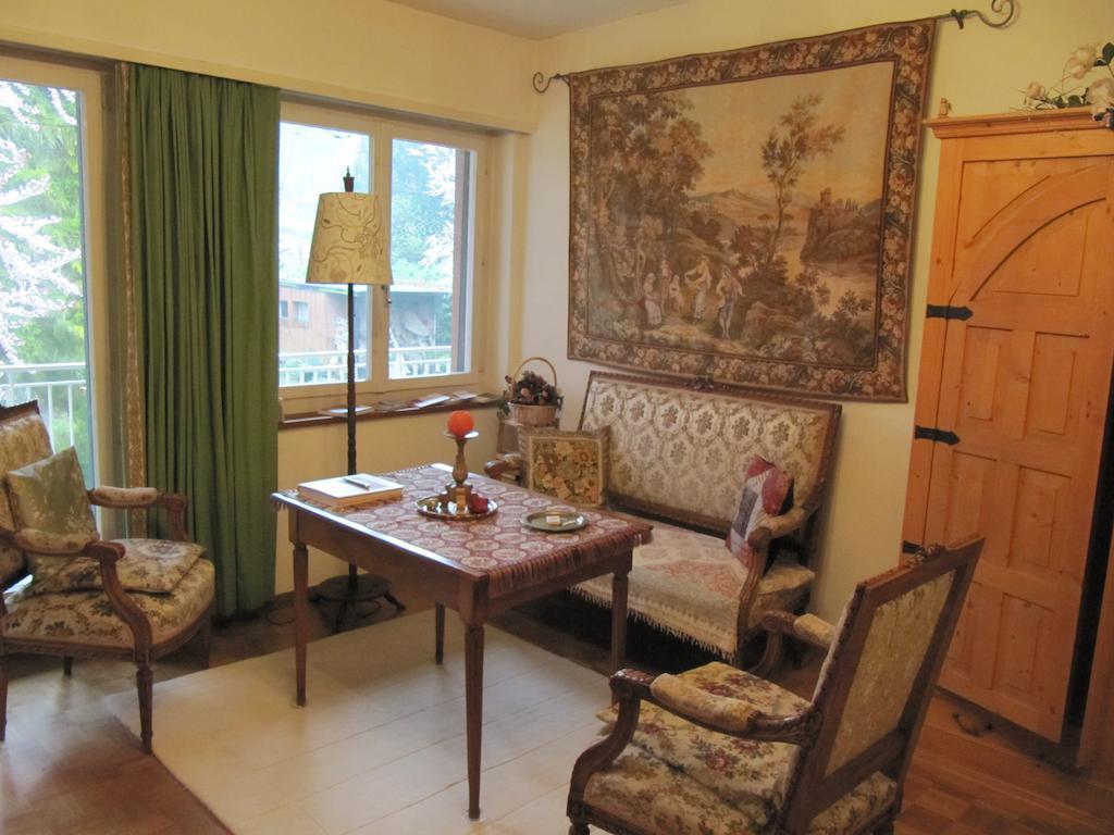 Chez Jean Et Daisy Bed & Breakfast Riehen Room photo